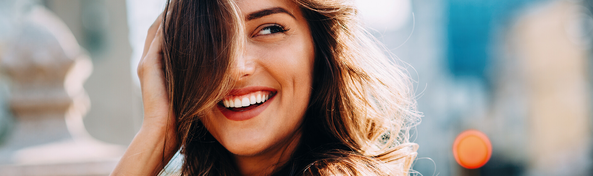 woman smiling with straight, white teeth in jonesboro